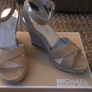NIB Michael Kors Nude Wedge Sandals - SZ 7M